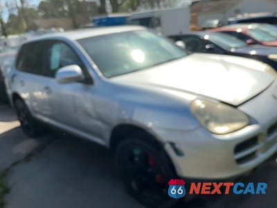 2004 PORSCHE CAYENNE S WP1AB29P44LA72803 - główne zdjęcie licytacji z USA - miniatura