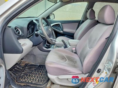 Zdjęcie 7 z 11 samochodu: 2006 TOYOTA RAV4 BASE VIN:JTMZD33V766008994 - miniatura