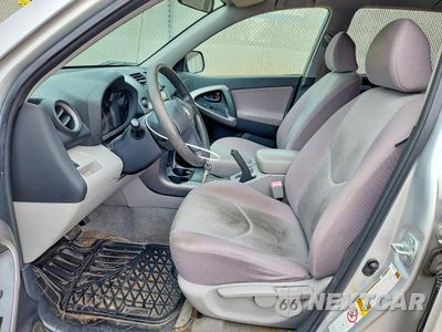 Zdjęcie 7 z 11 samochodu: 2006 TOYOTA RAV4 BASE VIN:JTMZD33V766008994 - miniatura