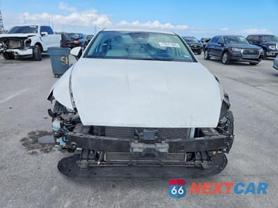 Piąte zdjęcie samochodu w środku: 2022 HYUNDAI SONATA HYBRID SEL VIN:KMHL34JJ0NA038313 - miniatura