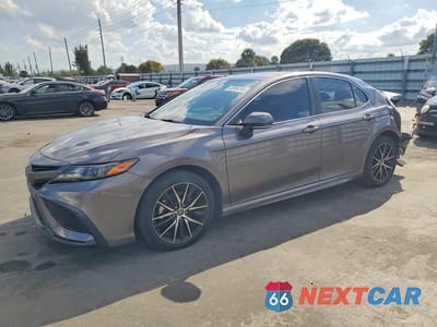 2023 TOYOTA CAMRY SE 4T1G11AK0PU094168 - główne zdjęcie licytacji z USA - miniatura