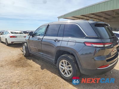 Drugie zdjęcie samochodu z przodu: 2023 JEEP GRAND CHEROKEE LAREDO VIN:1C4RJGAG0P8902880 - miniatura