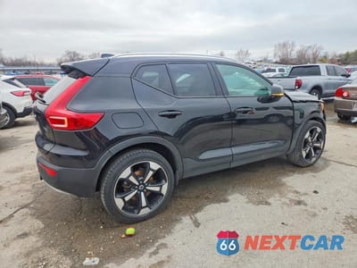 Trzecie zdjęcie samochodu z tyłu: 2020 VOLVO XC40 T5 MOMENTUM VIN:YV4162UK3L2277080 - miniatura