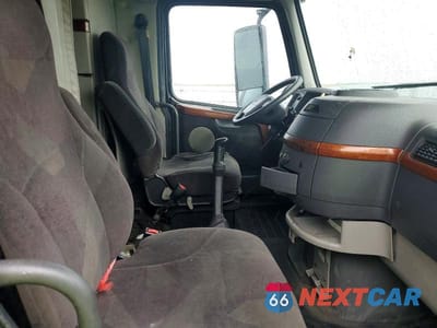 Piąte zdjęcie samochodu w środku: 2009 VOLVO VN VNL VIN:4V4NC9EJ79N277610 - miniatura