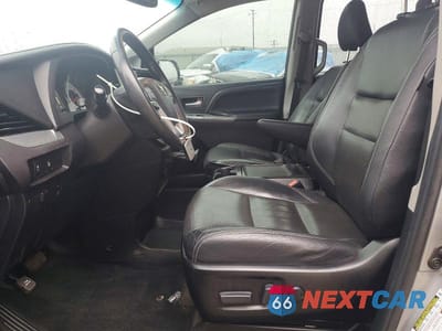 Zdjęcie 7 z 13 samochodu: 2017 TOYOTA SIENNA SE PREMIUM 8-PASSENGER VIN:5TDXZ3DC8HS821382 - miniatura