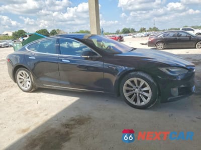 Czwarte zdjęcie samochodu z boku: 2017 TESLA MODEL S VIN:5YJSA1E13HF209789 - miniatura