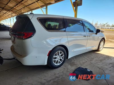 Trzecie zdjęcie samochodu z tyłu: 2023 CHRYSLER PACIFICA TOURING L VIN:2C4RC1BG1PR575318 - miniatura
