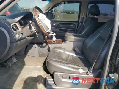 Zdjęcie 7 z 13 samochodu: 2013 GMC YUKON XL DENALI VIN:1GKS2MEF8DR182219 - miniatura