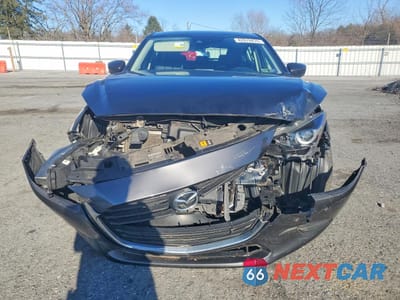 Piąte zdjęcie samochodu w środku: 2018 MAZDA 3 TOURING VIN:3MZBN1L36JM268746 - miniatura