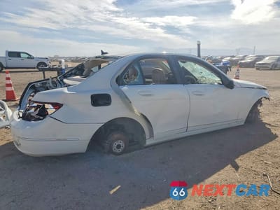 Trzecie zdjęcie samochodu z tyłu: 2010 MERCEDES-BENZ C 300 VIN:WDDGF5EB4AR129513 - miniatura