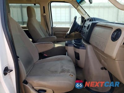 Piąte zdjęcie samochodu w środku: 2009 FORD ECONOLINE E350 SUPER DUTY WAGON VIN:1FBNE31L59DA59024 - miniatura
