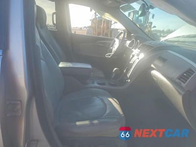 Zdjęcie 7 z 13 samochodu: 2011 CHEVROLET TRAVERSE VIN:1GNKRJED3BJ102123 - miniatura