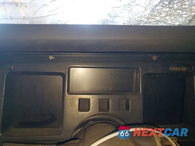 Zdjęcie 9 z 12 samochodu: 1988 CHEVROLET CORVETTE VIN:1G1YY2181J5108698 - miniatura
