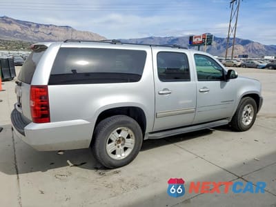 Trzecie zdjęcie samochodu z tyłu: 2013 CHEVROLET SUBURBAN C1500 LS VIN:1GNSCHE06DR102533 - miniatura