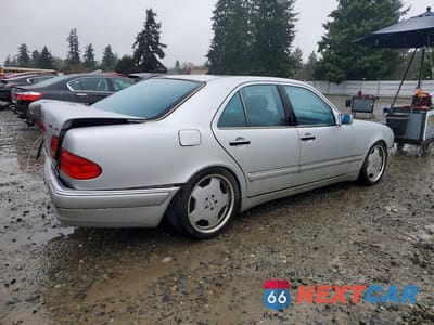 Trzecie zdjęcie samochodu z tyłu: 1999 MERCEDES-BENZ E 55 AMG VIN:WDBJF74H2XA908156 - miniatura