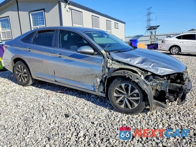 Czwarte zdjęcie samochodu z boku: 2024 VOLKSWAGEN JETTA S VIN:3VW5M7BU3RM068836 - miniatura