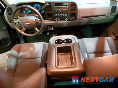 Zdjęcie 8 z 12 samochodu: 2010 CHEVROLET SILVERADO K1500 LS VIN:1GCSKREA9AZ128873 - miniatura