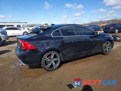 Trzecie zdjęcie samochodu z tyłu: 2017 VOLVO S60 R DESIGN VIN:YV149MTS3H2438131 - miniatura