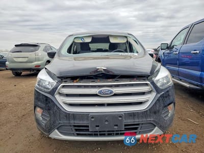 Piąte zdjęcie samochodu w środku: 2019 FORD ESCAPE SE VIN:1FMCU0GD5KUC47483 - miniatura
