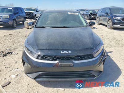 Piąte zdjęcie samochodu w środku: 2023 KIA FORTE LXS VIN:3KPF24AD7PE658249 - miniatura