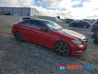 Czwarte zdjęcie samochodu z boku: 2013 MERCEDES-BENZ C 250 VIN:WDDGJ4HB8DG046042 - miniatura