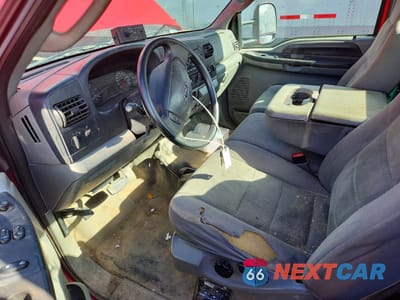Zdjęcie 7 z 14 samochodu: 2006 FORD F550 SUPER DUTY VIN:1FDAF57P06EA79048 - miniatura