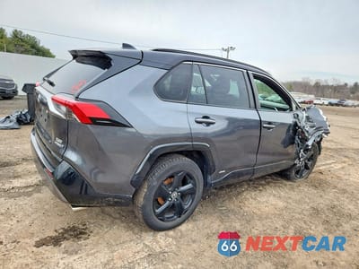 Trzecie zdjęcie samochodu z tyłu: 2020 TOYOTA RAV4 HYBRID XSE VIN:JTMEWRFV0LJ043294 - miniatura