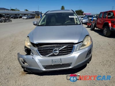 Piąte zdjęcie samochodu w środku: 2010 VOLVO XC60 3.2 VIN:YV4960DZ9A2104486 - miniatura
