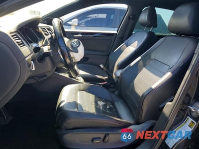 Zdjęcie 7 z 13 samochodu: 2017 VOLKSWAGEN GLI VIN:3VW4T7AJ6HM286192 - miniatura
