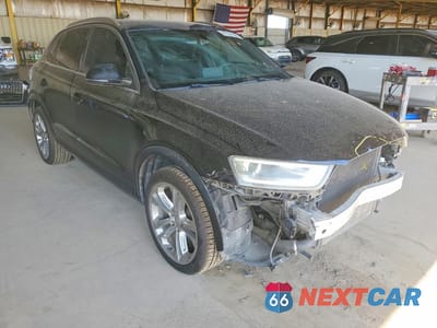 Czwarte zdjęcie samochodu z boku: 2015 AUDI Q3 PREMIUM PLUS VIN:WA1BFCFS4FR011700 - miniatura