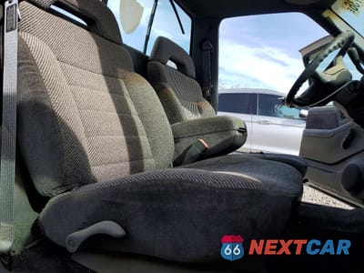 Zdjęcie 10 z 11 samochodu: 1996 CHEV S TRUCK S10 VIN:1GCDT14X5T8129329 - miniatura