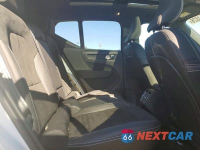 Zdjęcie 11 z 13 samochodu: 2021 VOLVO XC40 T5 R-DESIGN VIN:YV4162UM2M2410978 - miniatura