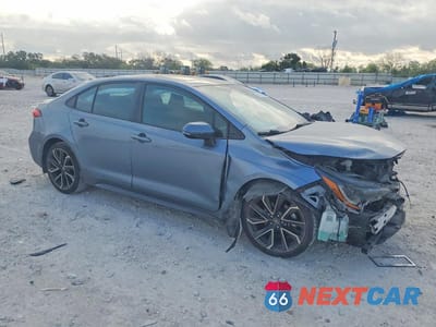 Czwarte zdjęcie samochodu z boku: 2020 TOYOTA COROLLA SE VIN:5YFP4RCE8LP013359 - miniatura