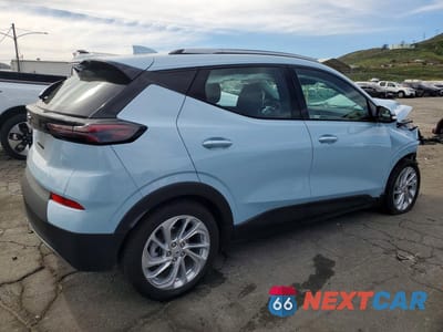 Trzecie zdjęcie samochodu z tyłu: 2022 CHEVROLET BOLT EUV LT VIN:1G1FY6S08N4112024 - miniatura