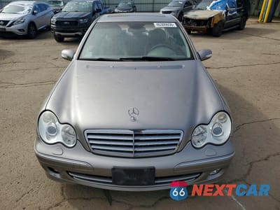 Piąte zdjęcie samochodu w środku: 2005 MERCEDES-BENZ C 240 4MATIC VIN:WDBRF81J85F638088 - miniatura