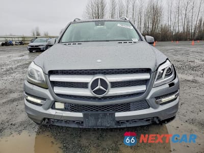 Piąte zdjęcie samochodu w środku: 2015 MERCEDES-BENZ GL 450 4MATIC VIN:4JGDF6EE4FA517825 - miniatura