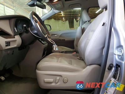 Zdjęcie 7 z 12 samochodu: 2018 TOYOTA SIENNA XLE 8-PASSENGER VIN:5TDYZ3DC0JS913855 - miniatura