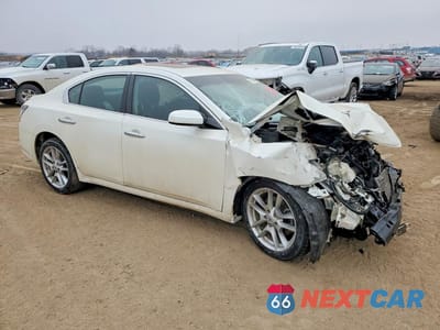 Czwarte zdjęcie samochodu z boku: 2014 NISSAN MAXIMA 3.5 S VIN:1N4AA5AP4EC473776 - miniatura