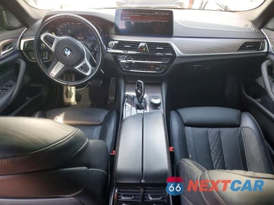 Zdjęcie 8 z 13 samochodu: 2022 BMW M550XI VIN:WBA13BK06NCJ61900 - miniatura