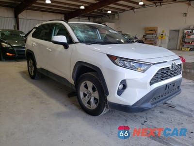 Czwarte zdjęcie samochodu z boku: 2020 TOYOTA RAV4 XLE VIN:2T3P1RFV6LW126012 - miniatura
