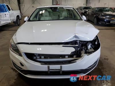 Piąte zdjęcie samochodu w środku: 2016 VOLVO S60 PREMIER VIN:YV1612TK1G1398186 - miniatura