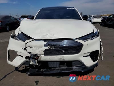 Piąte zdjęcie samochodu w środku: 2023 FORD MUSTANG MACH-E GT VIN:3FMTK4SE8PMB00602 - miniatura