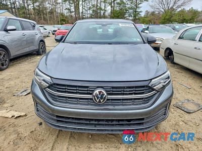 Piąte zdjęcie samochodu w środku: 2023 VOLKSWAGEN JETTA SPORT VIN:3VWBM7BU5PM058048 - miniatura