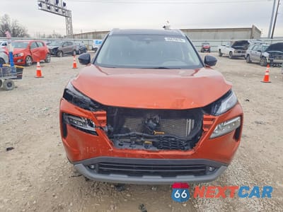 Piąte zdjęcie samochodu w środku: 2021 NISSAN ROGUE SL VIN:JN8AT3CB6MW238808 - miniatura