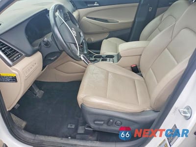 Zdjęcie 7 z 11 samochodu: 2018 HYUNDAI TUCSON LIMITED VIN:KM8J3CA29JU834934 - miniatura