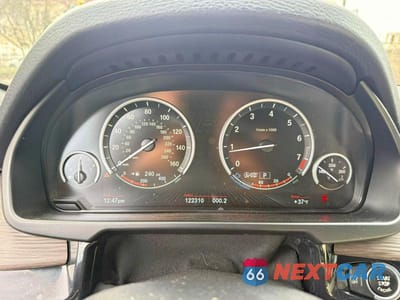 Piąte zdjęcie samochodu w środku: 2017 BMW X5 SDRIVE35I VIN:5UXKR2C5XH0U18030 - miniatura