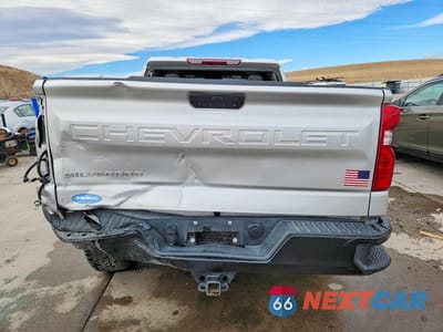 Zdjęcie 6 z 13 samochodu: 2020 CHEVROLET SILVERADO K1500 VIN:1GCPYAEH6LZ299702 - miniatura
