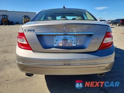 Zdjęcie 6 z 11 samochodu: 2009 MERCEDES-BENZ C 300 VIN:WDDGF54X59R074255 - miniatura