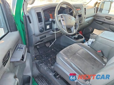 Zdjęcie 8 z 13 samochodu: 2014 NISSAN NV 2500 UTILITY / SERVICE VAN VIN:1N6BF0LX0EN106780 - miniatura