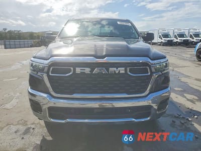 Piąte zdjęcie samochodu w środku: 2025 RAM 1500 BIG HORN VIN:1C6RREFGXSN657500 - miniatura